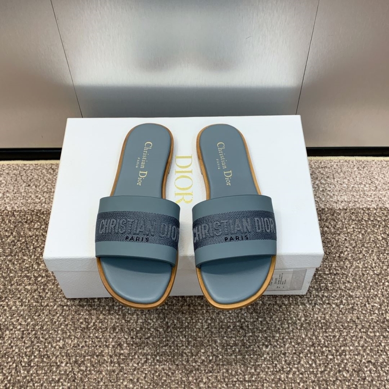 ch**an D*or slippers